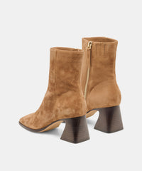 CECELA BOOTIES LT BROWN SUEDE