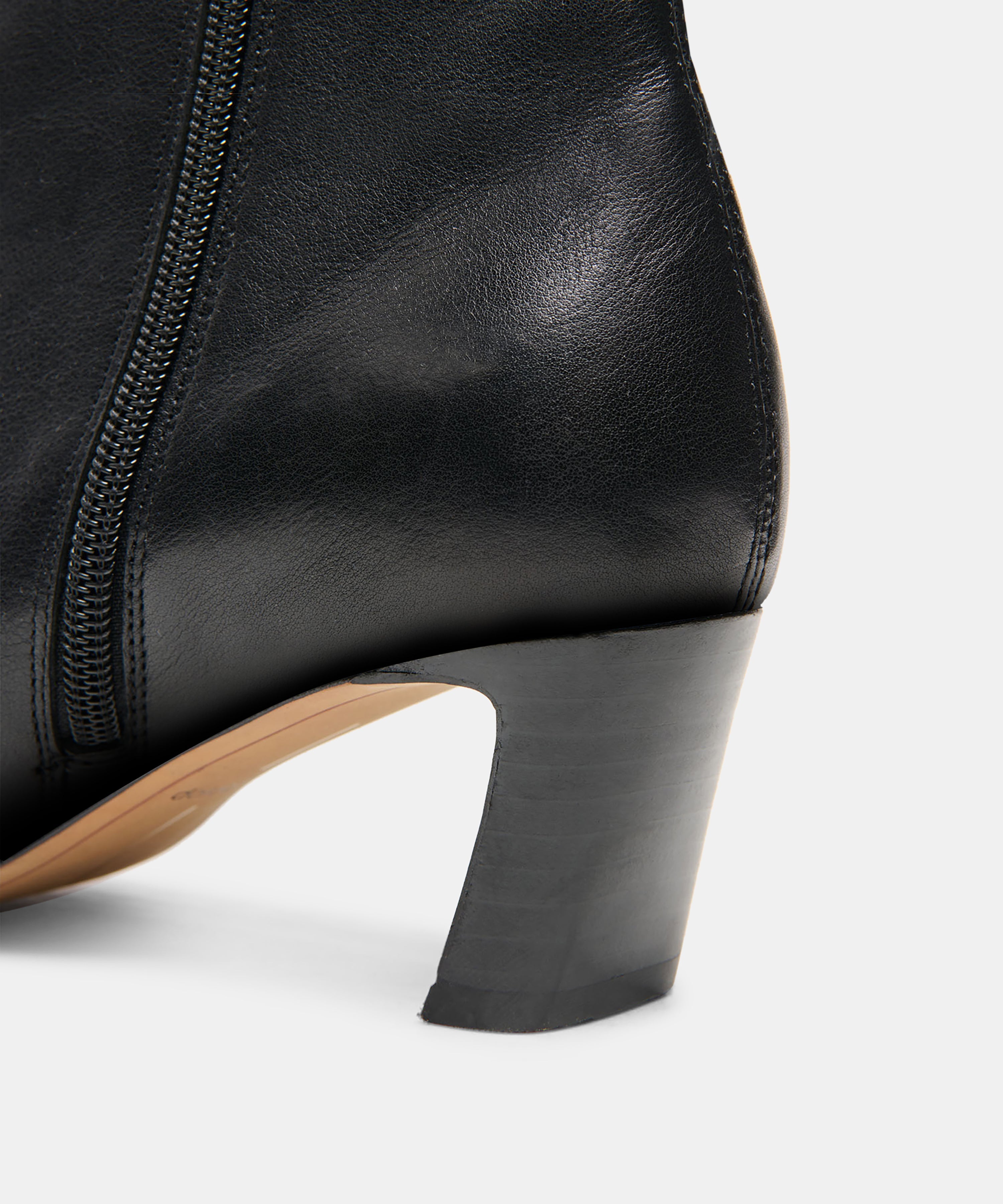 NESLY BOOTIES BLACK LEATHER