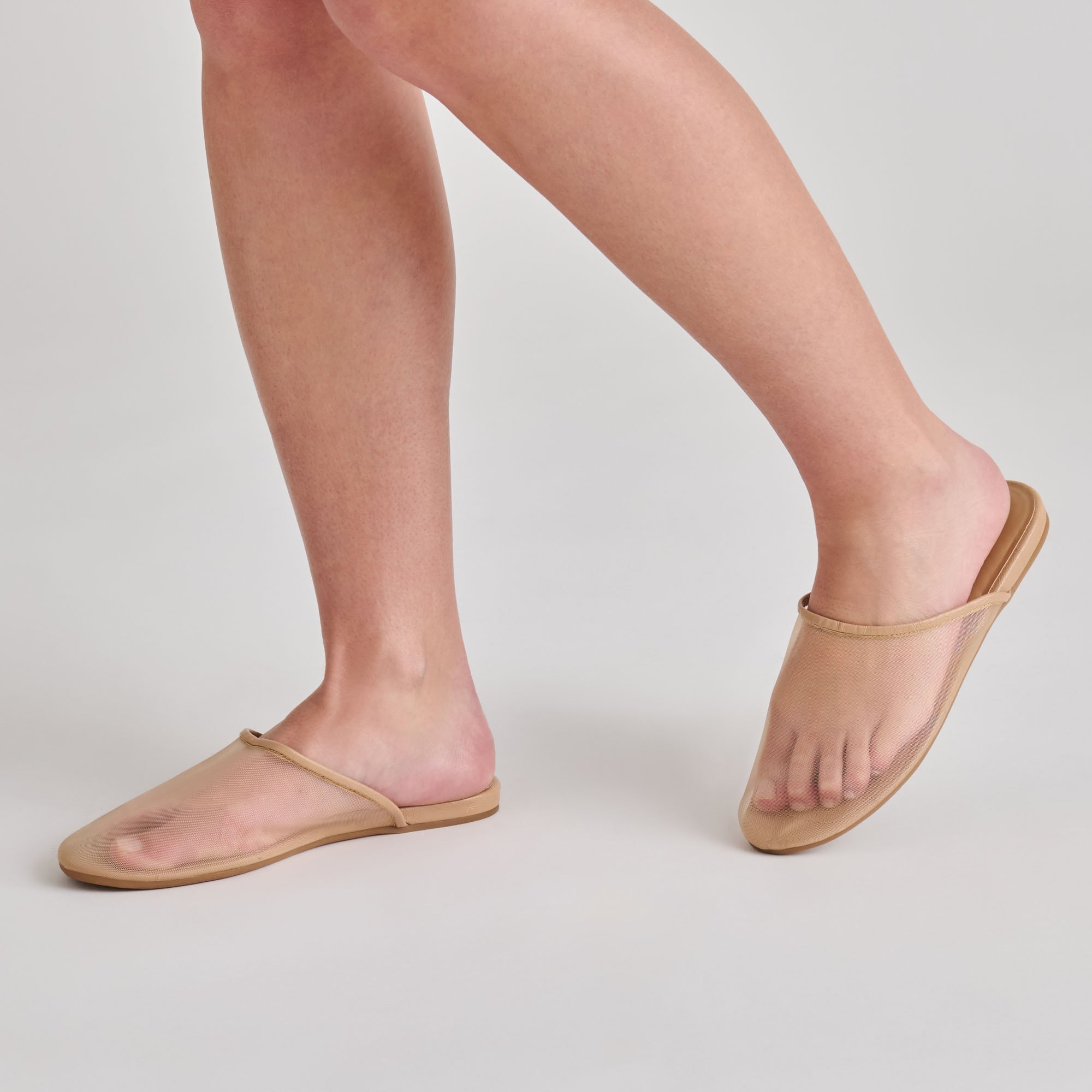 GENI FLATS LT TAN MESH