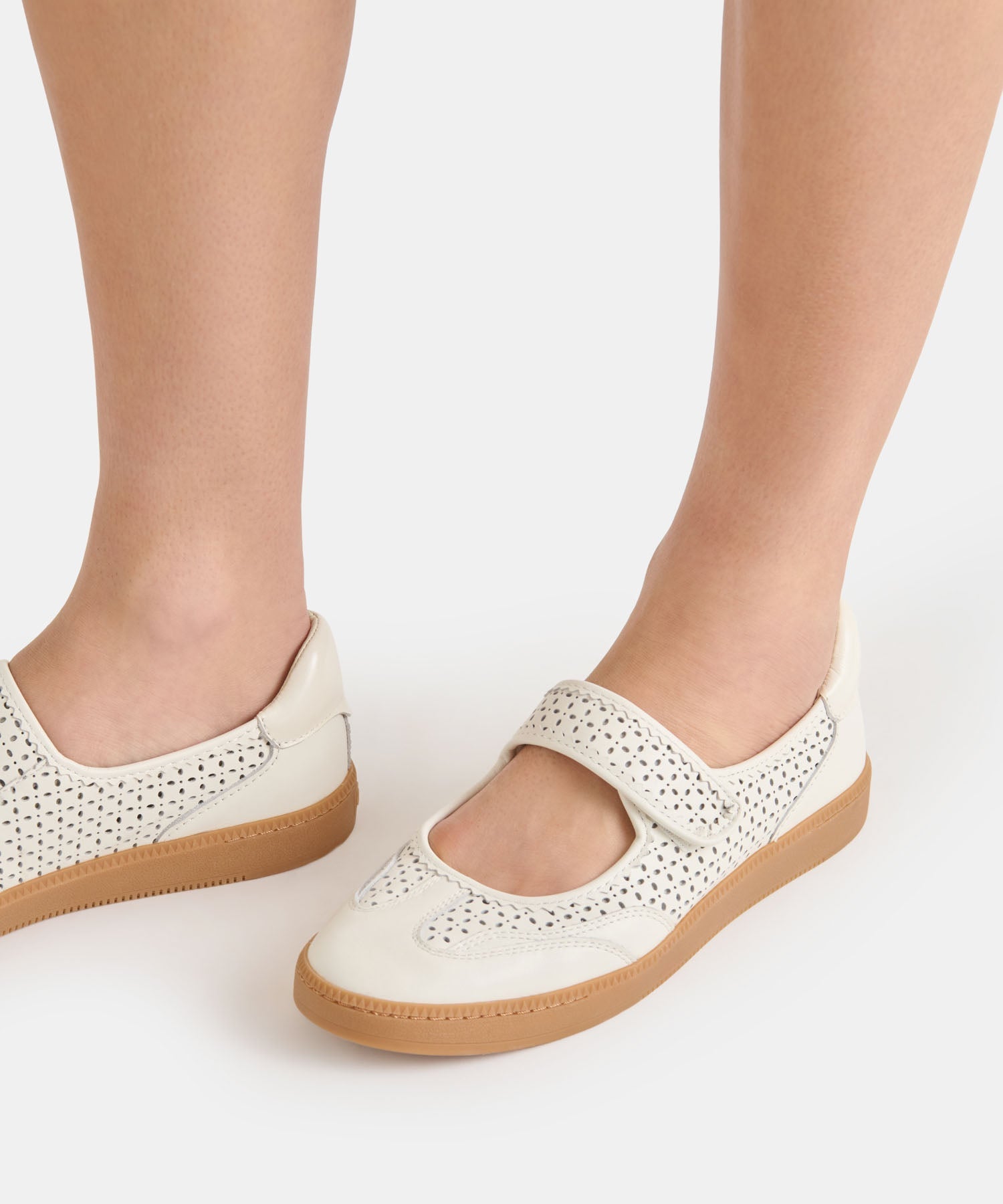NANET SNEAKERS WHITE PERFORATED LEATHER