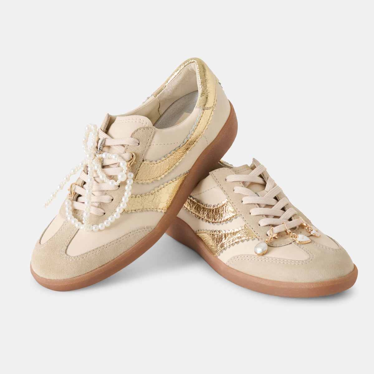MERIT SNEAKERS WHITE GOLD LEATHER + PEARL CHARM BUNDLE
